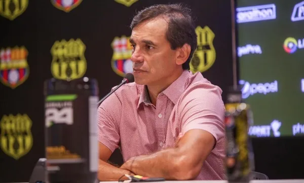 Fabián Bustos aclaró los rumores sobre el favoritismo de jugadores en Barcelona SC y como ve al plantel de cara al partido contra Deportivo Cuenca