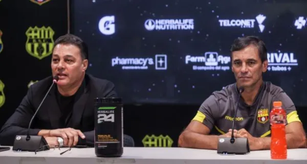 Fabián Bustos no agrada a todos los hinchas pero mira por qué lo siguen manteniendo en el puesto