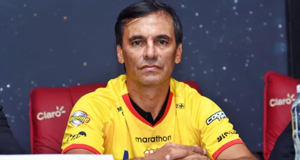 Fabián Bustos asistió a la rueda de prensa luego de la derrota contra Emelec. Barcelona SC se está despidiendo de pelear por la Segunda Etapa en esta recta final