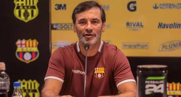 Fabián Bustos dejó la puerta abierta a que se quedará en Barcelona SC pero no serìa por mucho tiempo
