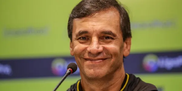 Fabián Bustos está preparando el equipo para lo que será el partido contra Independiente del Valle