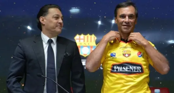 Fabián Bustos hizo quedar mal a Carlos Alejandro Alfaro Moreno ahora que se fueron de pretemporada a Estados Unidos