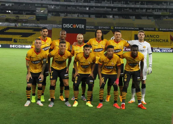 Fabián Bustos lo utiliza en la plantilla principal pero sigue sin rendir