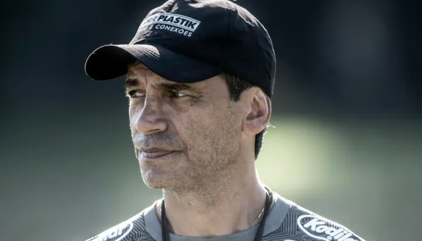 Fabián Bustos podría salir ante de tiempo del Santos de Brasil