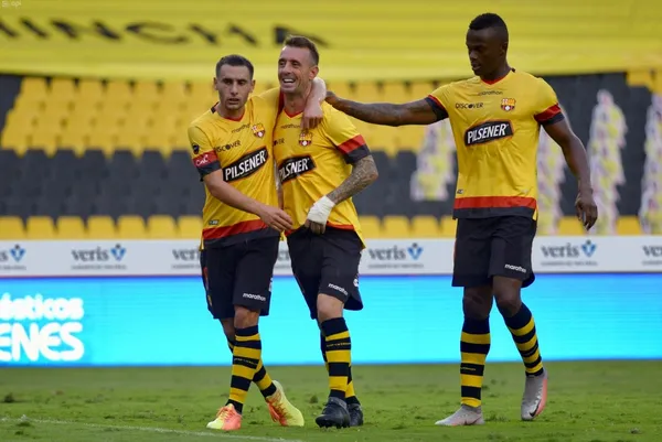 Fabián Bustos reconoció el gran momento de Michael Hoyos para ingresar como titular en el partido frente a Deportivo Cuenca