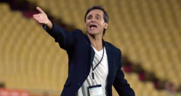 Fabián Bustos renovó en Barcelona SC pese a los resultados que tuvo en el final de temporada ¿Qué hicieron los hinchas en su presentación?