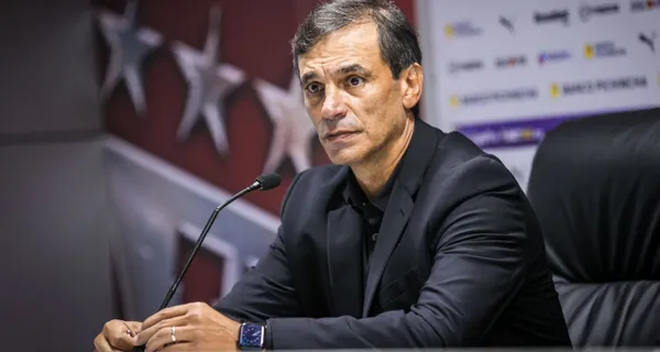 Fabián Bustos se mostró emocionado de ganarle a Liga de Quito en el estadio Rodrigo Paz Delgado