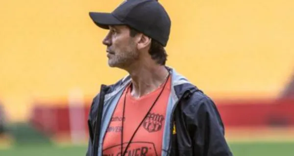 Fabián Bustos no seguirá en Barcelona SC según han contado desde Guayaquil. El entrenador en principio tenía un acuerdo de renovación con el club en el 2022 y posiblemente un año más