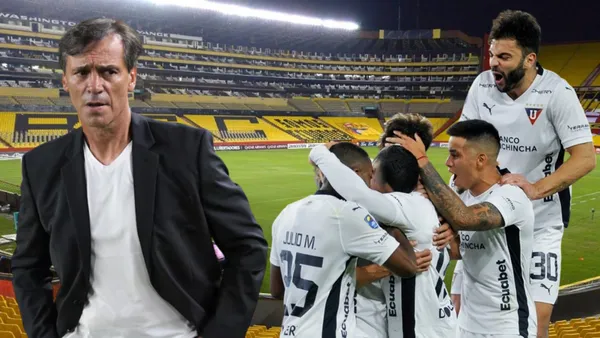 Fabián Bustos y jugadores de Liga de Quito (Foto tomada de: Barcelona SC/API/El Universo)