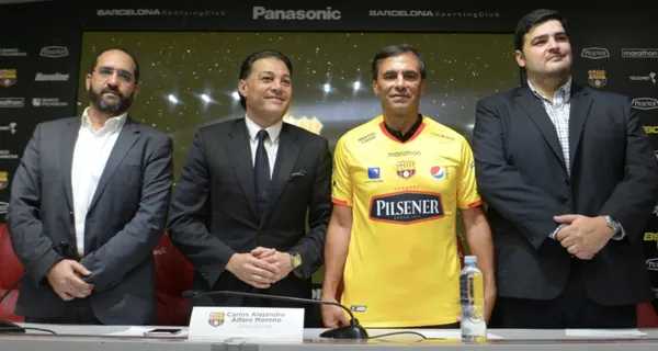 Fabián Bustos y sus buenas actuaciones con Barcelona SC despertaron el interés de Esporte Clube Bahía de Brasil, que le ofrece 900 mil dólares al año. El entrenador tiene una condición para quedarse