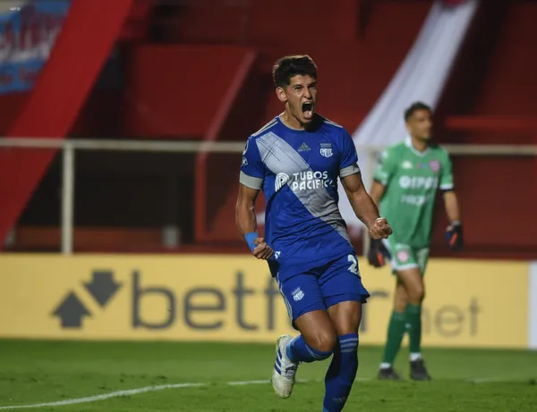 Facundo Barceló superó a la leyendas de Emelec con su nuevo récord