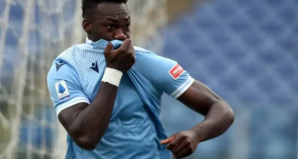 Felipe Caicedo estaba en la órbita de Inter de Milán porque Romelu Lukaku tenía ofertas de Chelsea pero rechazó y el ecuatoriano sigue ganando millones en Lazio