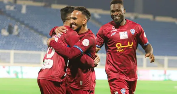 Felipe Caicedo se encuentra jugando en el Abha FC de Medio Oriente, un torneo que parece no da demasiada exigencia. El ecuatoriano colaboró en la victoria de su club Felipe Caicedo gana 5 MDD pero en una liga que parece amateur, mira lo que hizo