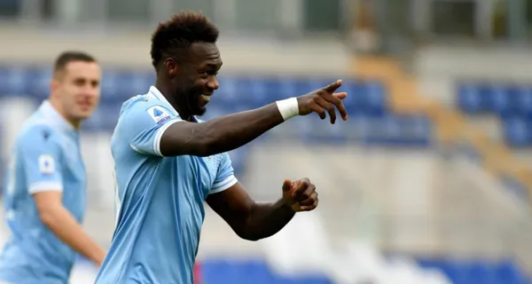 Felipe Caicedo sigue en negociaciones sobre su futuro, porque Lazio no lo quiere dejar ir pero Simone Inzaghi lo solicita en el Inter de Milán. Con lujos lo quieren convencer