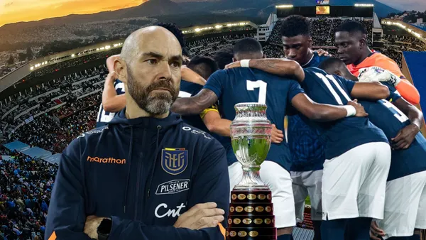 Félix Sánchez serio, jugadores Selección Ecuador. Foto tomada de: La Tri/Ecuavisa