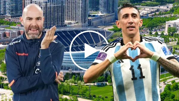 Félix Sánchez y Ángel Di María en Soldier Field (Foto tomada de: Big Bus/El canal del Fútbol/Top Mercato)