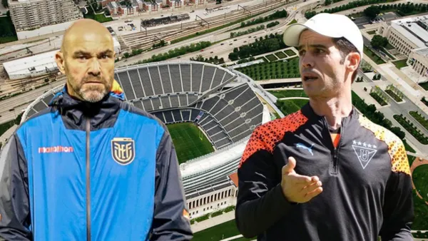 Félix Sánchez y Josep Alcácer en Soldier Field (Foto tomada de: Selección Argentina/La Tri/Liga de Quito)