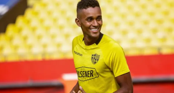 Fidel Martínez despertó el interés de Peñarol de Uruguay, donde jugó en la temporada 2018. Han pedido un plazo para contratarlo por su buen nivel