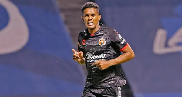 Fidel Martínez destacó con Xolos en la liga mexicana y habría despertado el interés en Brasil. Conoce el equipo que estaría buscando delantero a cualquier precio