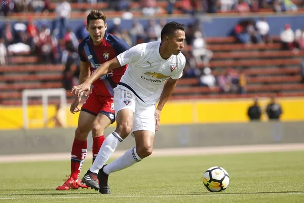 Franklin Guerra acudió a la rueda de prensa de Liga de Quito donde contestó las declaraciones de Rodrigo Paz.