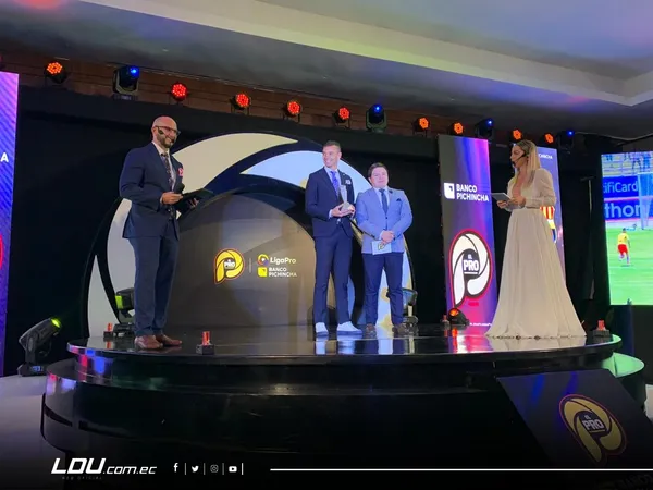 Gabbarini recibió una distinción de LigaPRO