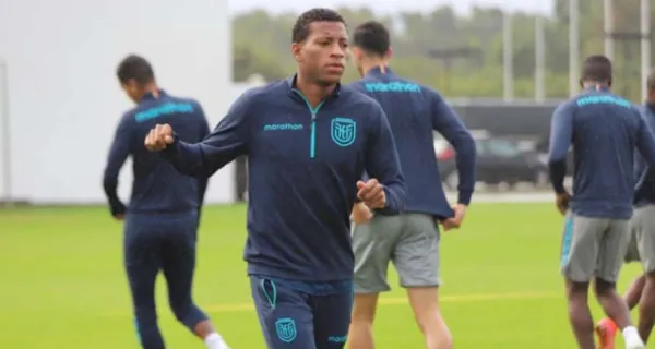 Gonzalo Plata ha sido criticado por parte de Carlos Tenorio debido a su actitud fuera de las canchas. El ex delantero de la Selección Ecuatoriana reveló cómo se porta el jugador del Real Valladolid puertas adentro en la Tri