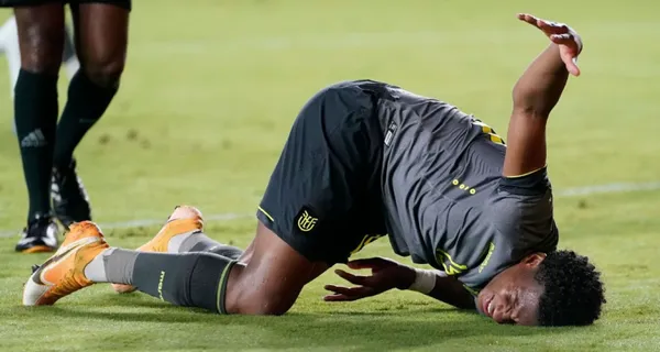 Gonzalo Plata se ha ido de fiesta y por poco lo sacan del Real Valladolid, pero ahora mira lo que hace en su tiempo libre