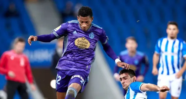 Gonzalo Plata volvió a la titularidad pero a los hinchas no les agradó