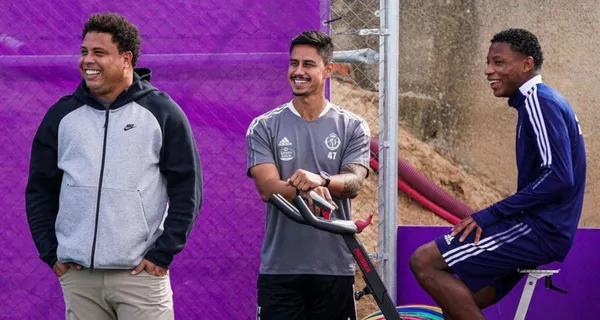 Gonzalo Plata y Ronaldo siguen negociando su continuidad en el Real Valladolid y se reveló que estuvieron conversando más de 10 horas para intentar concretar su fichaje