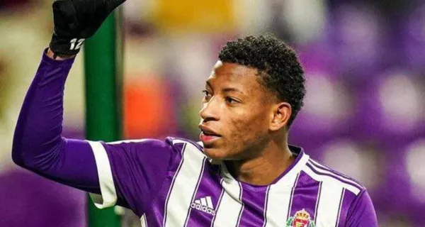 Gonzalo Plata ya puso las barbas en remojo ahora que le llevaron en el Valladolid un remplazo