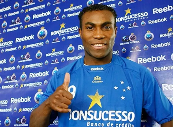 Guerrón estuvo varias temporadas en el fútbol de Brasil