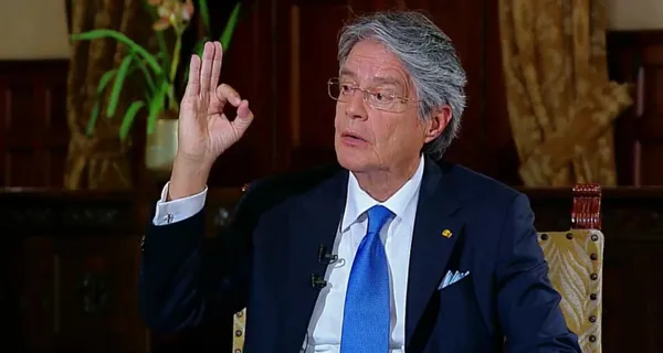 Guillermo Lasso dio una entrevista donde cuestionó auspicios a dedo de un club del Fútbol Ecuatoriano, además de un crédito que nunca pagaron. Fuerte acusación del Mandatario