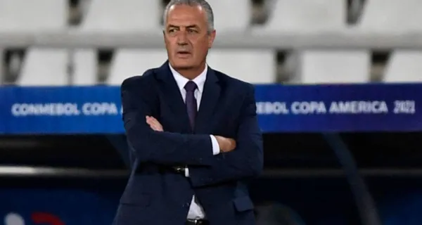 Gustavo Alfaro ha decidido hacer cambios en la alineación en la Selección Ecuatoriana, sobre todo cuando va de visita. Estos experimentos le juegan en contra así como le darían éxito por una razón