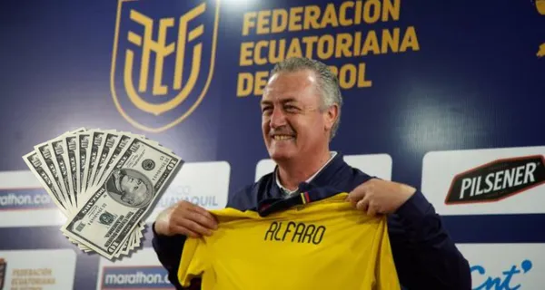 Gustavo Alfaro logró clasificar con Ecuador al Mundial de Qatar, pese a que de inicio lo criticaron. El DT cumplió el objetivo y mira lo que gana de sueldo en la FEF