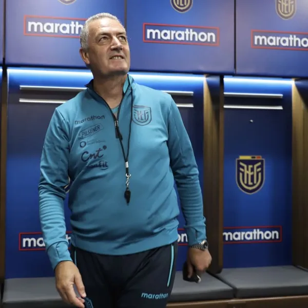 Gustavo Alfaro piensa en seguir trabajando con la selección