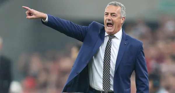 Gustavo Alfaro puso en duda su continuidad luego de Qatar y dio pistas de lo que le pasa