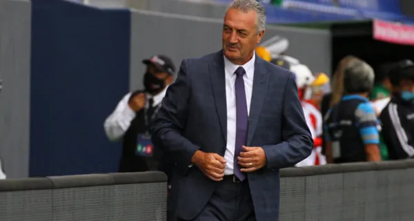 Gustavo Alfaro, que está constantemente mirando el fútbol ecuatoriano para sacar a sus jugadores convocados, tiene a su equipo modelo comparando con Boca Juniors