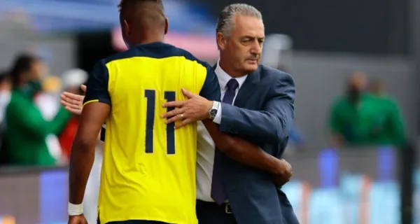 Gustavo Alfaro sabe que no puede perder contra Perú y mira el llamado de atención que hizo a sus jugadores de la selección ecuatoriana