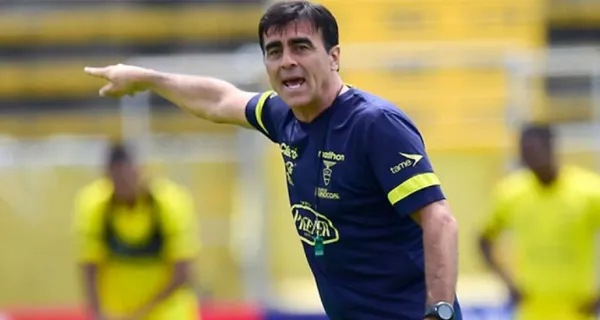 Gustavo Quinteros inició con una gran campaña en las Eliminatorias, sin embargo hubo un bajón con la Selección Ecuatoriana porque su discurso fue en contra de los intereses del plantel que se quedó sin mundial
