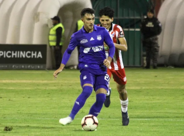 Hay dos jugadores que los hinchas ya no los quieren, ganando mucho y jugado poco