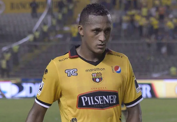 Hay jugadores que han logrado ganarse un puesto en la historia del fútbol ecuatoriano por ser rudos