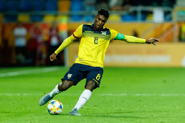 Hay prioridad para que el jugador vaya al exterior