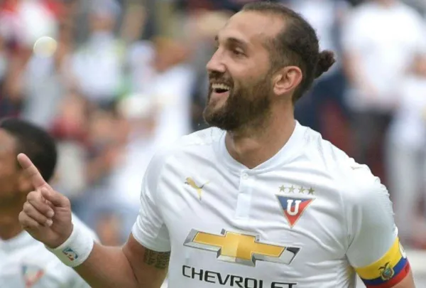 Hernán Barcos volvió a humillar a Barcelona SC una de sus víctimas favoritas