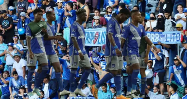 Hernán Torres no tiene todo el control en el camerino de Emelec