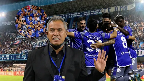Hernán Torres y jugadores de Emelec festejando, hinchas de Emelec. Foto tomada de: Emelec/API