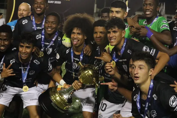 Independiente levantó la copa en la categoría