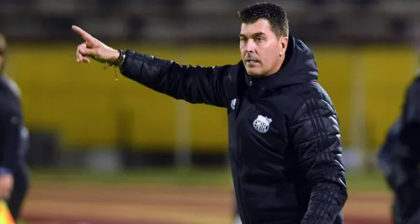 Ismael Rescalvo dejará Emelec, luego de anunciar a José Pileggi como su presidente y un equipo en la Liga Pro podría animarse a contratarlo