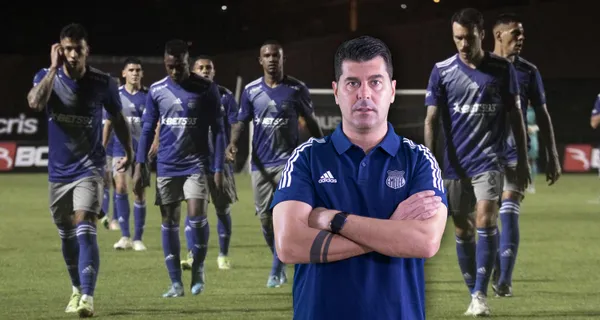 Ismael Rescalvo ha sido cuestionado por sus decisiones en Emelec