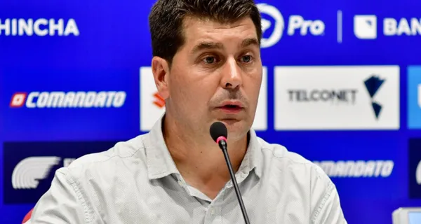 Ismael Rescalvo habló en rueda de prensa y le preguntaron si las críticas lo han hecho tambalear como DT de Emelec. Esto dijo