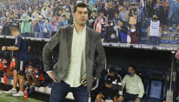 Ismael Rescalvo volvió a poner una excusa luego de la derrota sufrida ante del Delfín de Manta